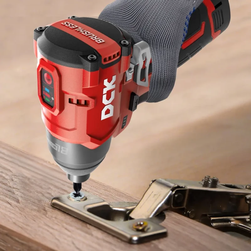 Дрель-шуруповерт аккум DCK KDPL04-8  Impact, HEX, 10.8в, 2*2а/ч, кейс, 140нм